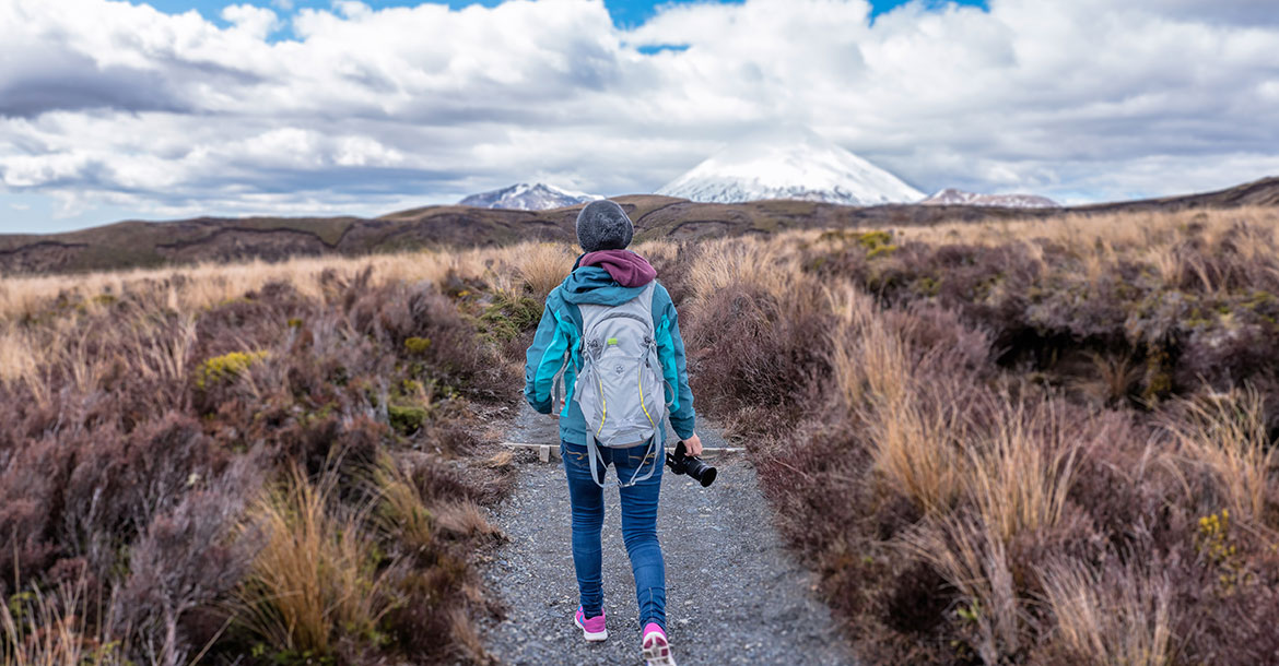 go global, student, hiking, field, mountains